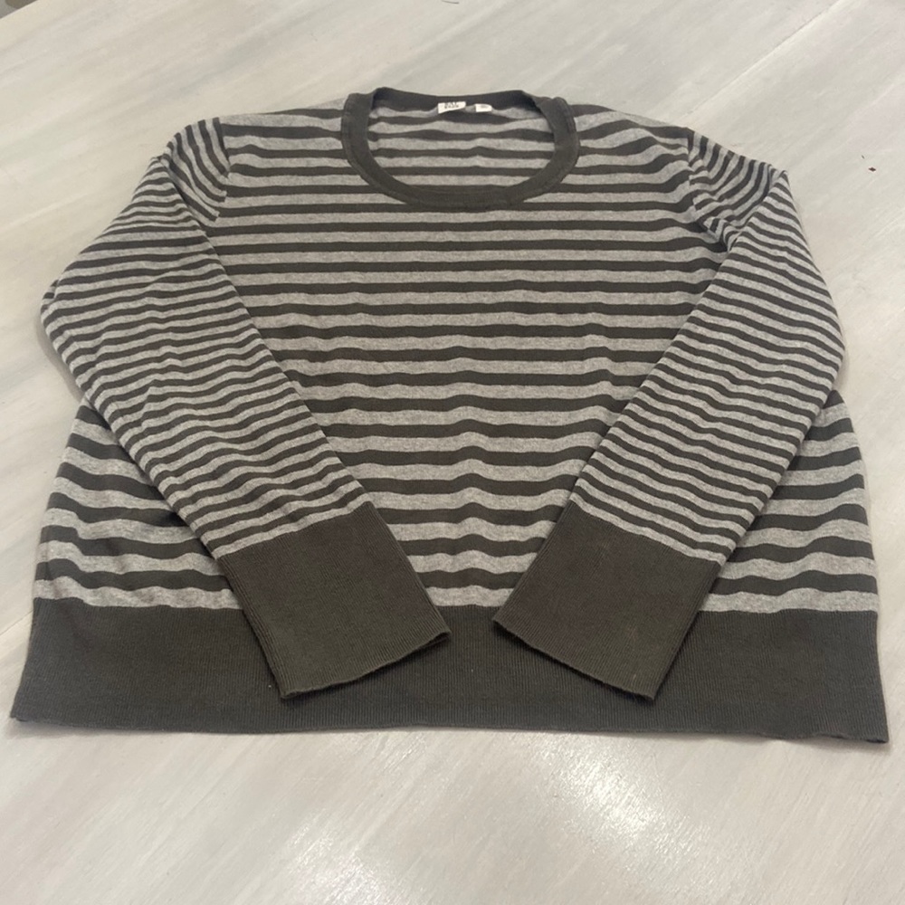 Gap sweater/shirt